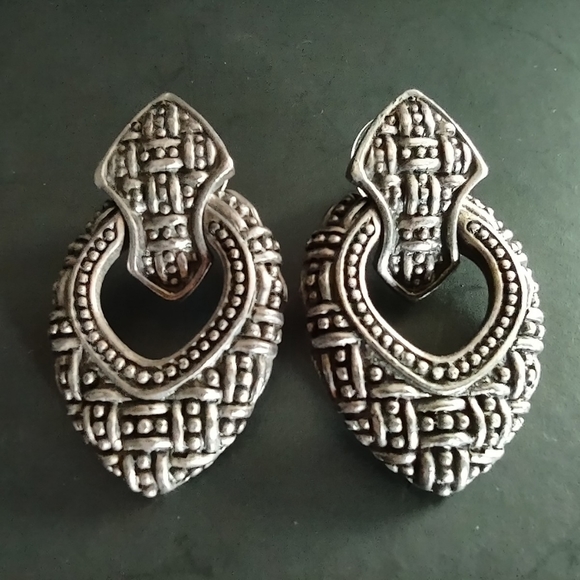 Vintage Silver Tone Ornate Weaving pattern Door Knocker Stud Earrings 1"-1.75" - Picture 5 of 5